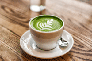 Matcha latte recette facile pour une boisson onctueuse