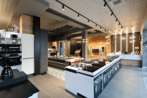 Le rôle clé des agenceurs d’espaces sur mesure dans les showrooms d’entreprise